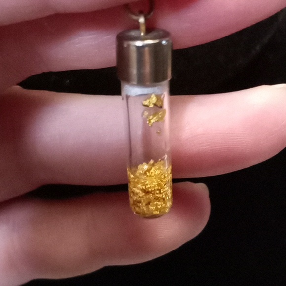 Gold Flaked Earrings- (Please read description) - Picture 9 of 9